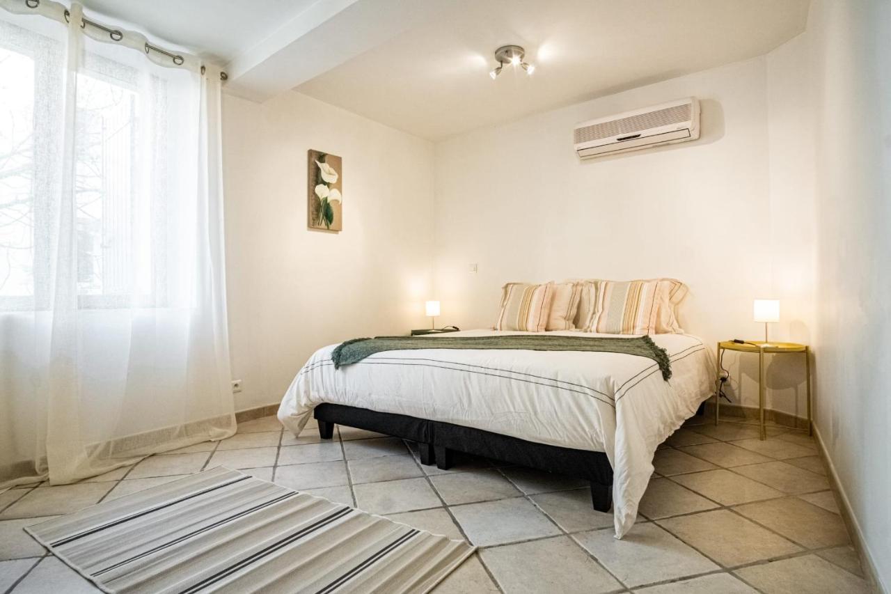Appartement Au Coeur De L'Isle Sur La Sorgue מראה חיצוני תמונה